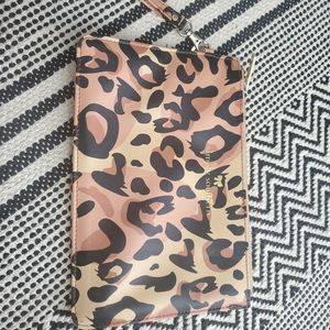 Simply southern leopard print hand clutch